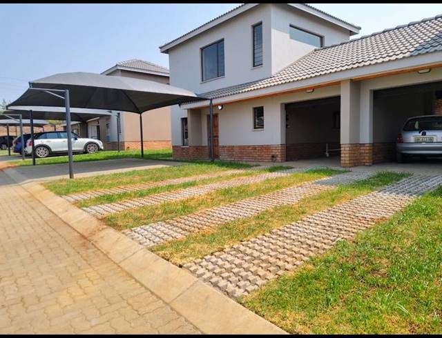 3 BEDROOM TOWNHOUSE FOR SALE IN WATERVAL EAST